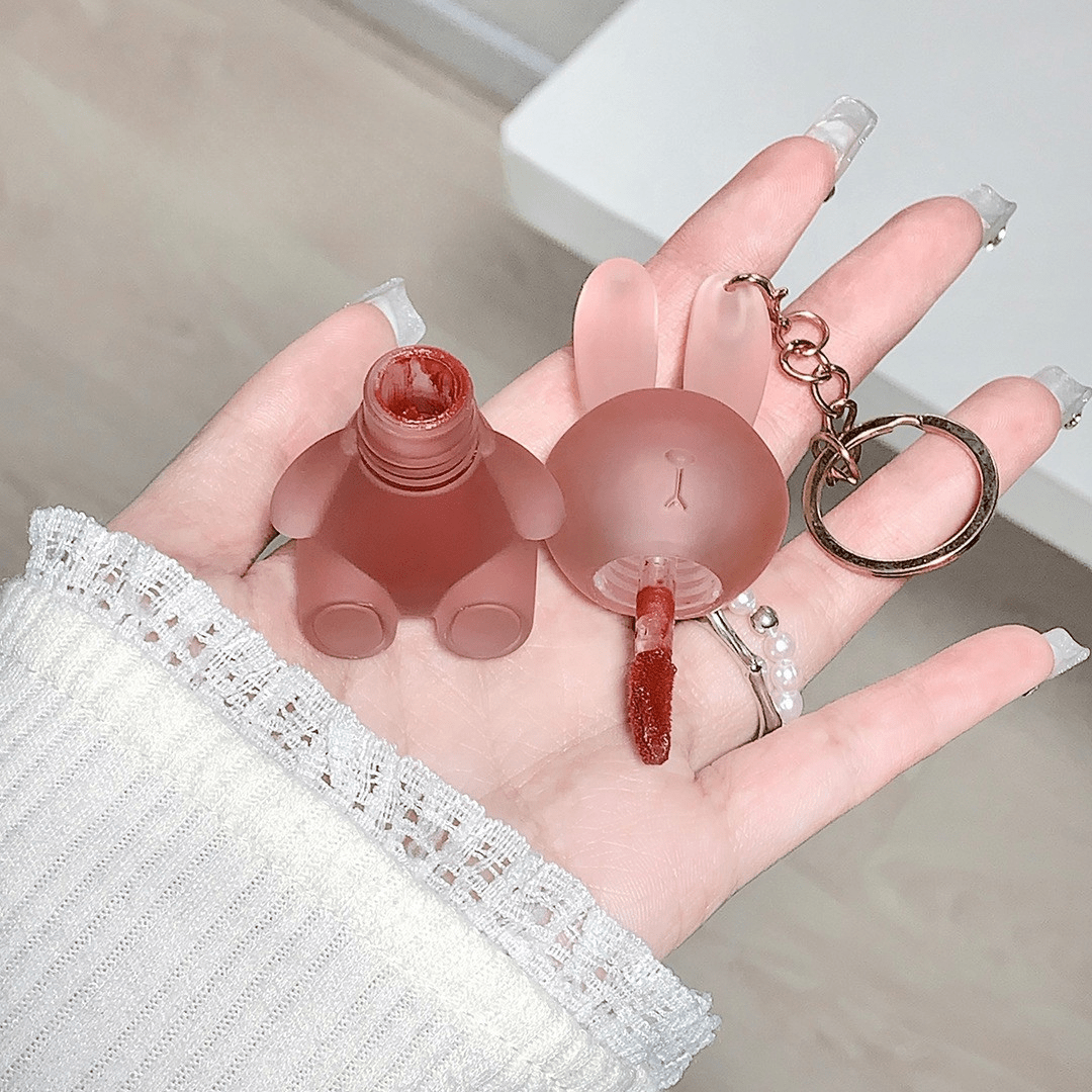 احمر شفاه ميدالية الارنب جيجي بير | Gege Bear Rabbit Keychain Lip Mud - Barbie.phar
