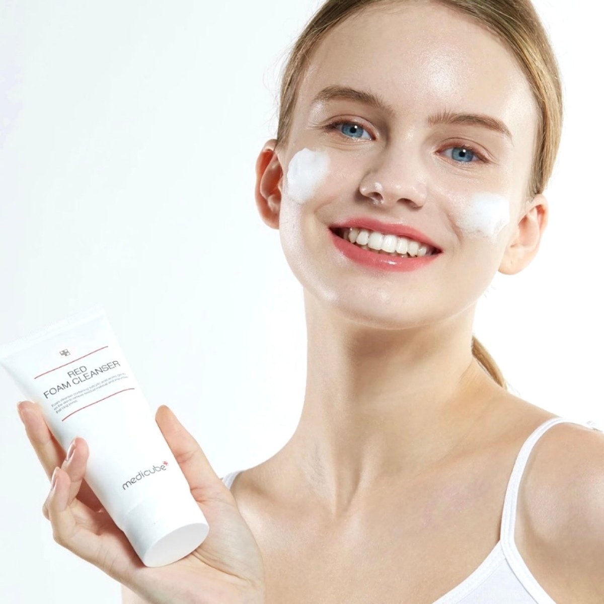 غسول ريد سالسليك ميدكيوب - 120مل | Medicube Red Foam Cleanser - Barbie.phar