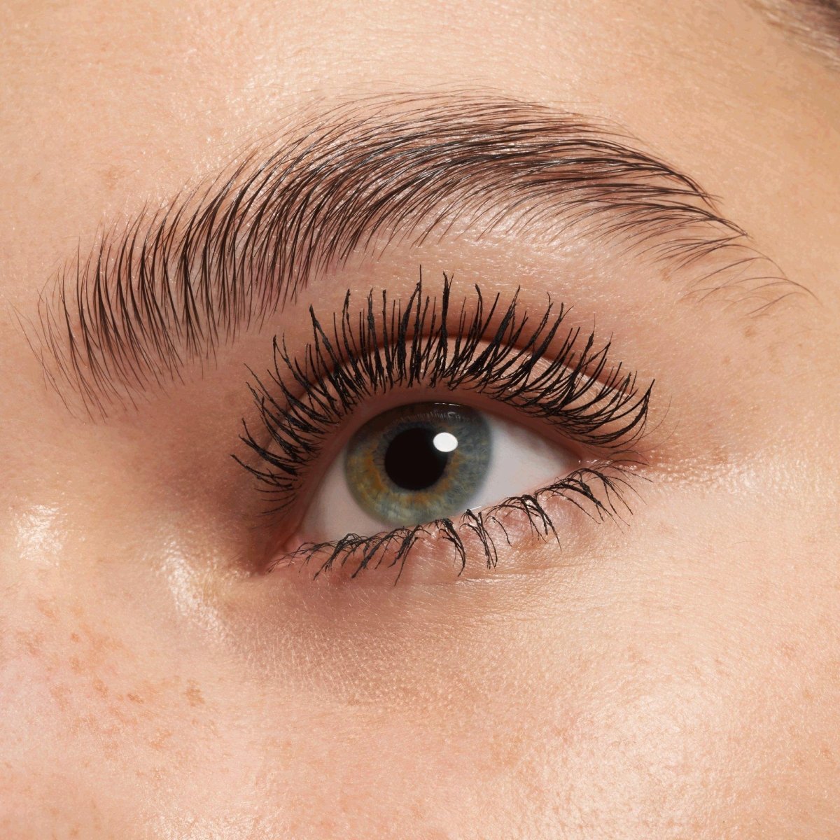 مسكارة اكستريم المضادة للماء ايسنس | Essence i love extreme volume mascara waterproof - Barbie.phar