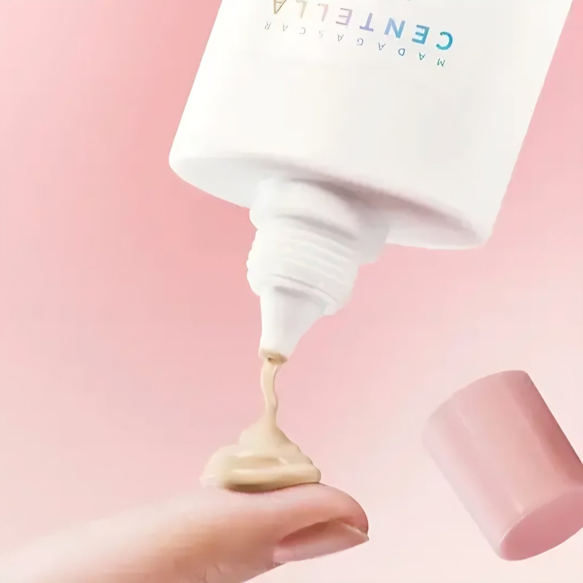 واقي شمس مع لون سينتيلا مدغشقر - 50مل | SKIN1004 madagascar centella poremizing tinted sun cream spf50+ pa++++ - Barbie.phar