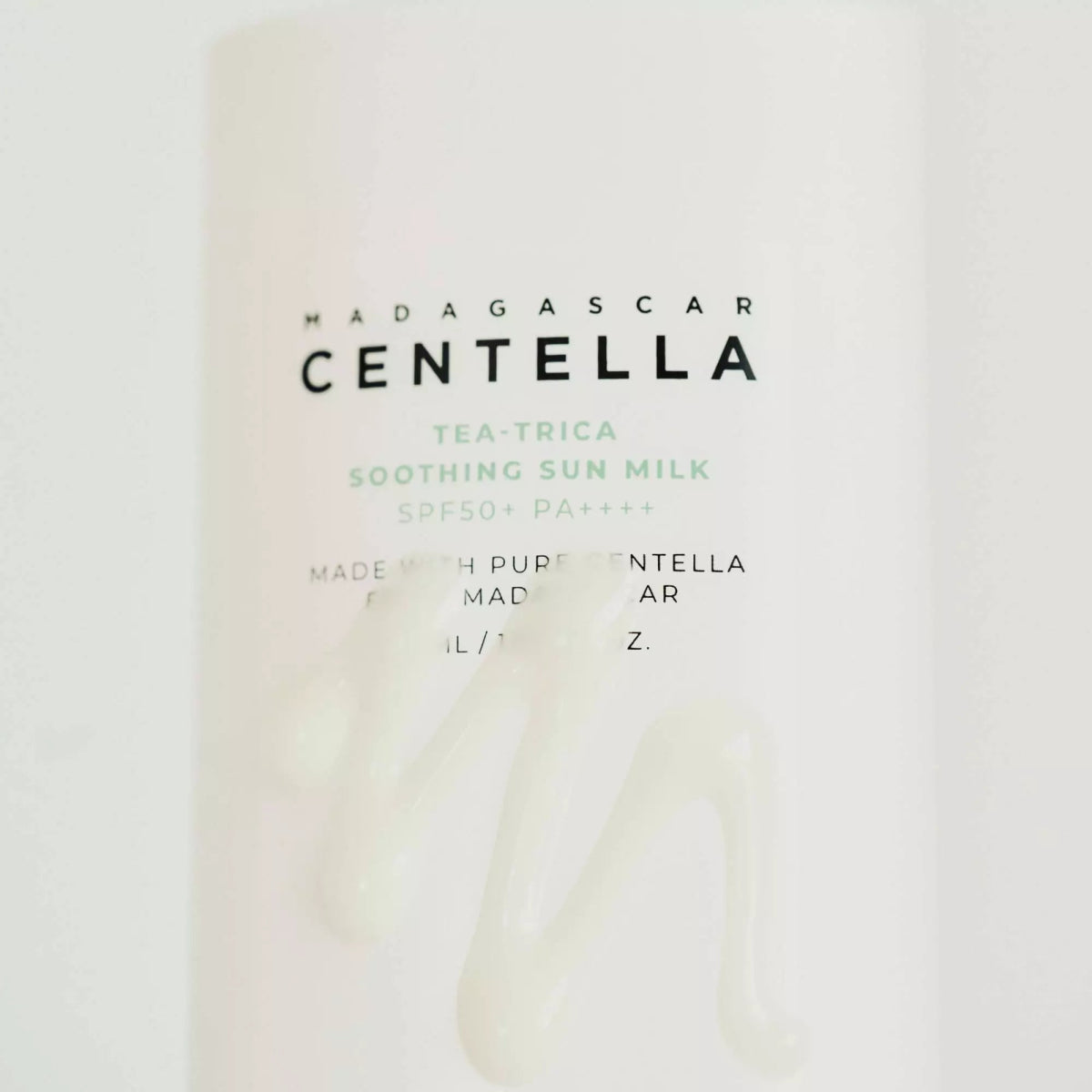 واقي شمس شجرة الشاي مدغشقر - 50مل | SKIN1004 madagascar centella tea - trica soothing sun milk spf50+ pa++++ - Barbie.phar